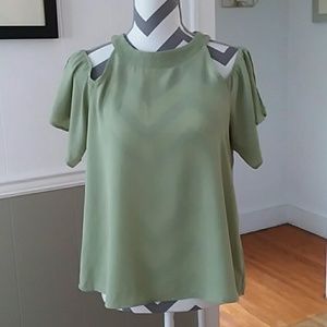 Not for saleLily White cold shoulder green, size M